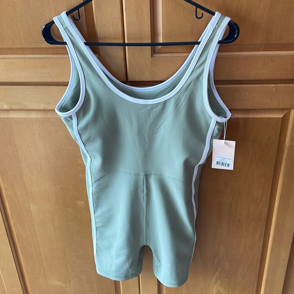 WILO the label Activewear Athletic SHORTS ROMPER SAGE GREEN Size L